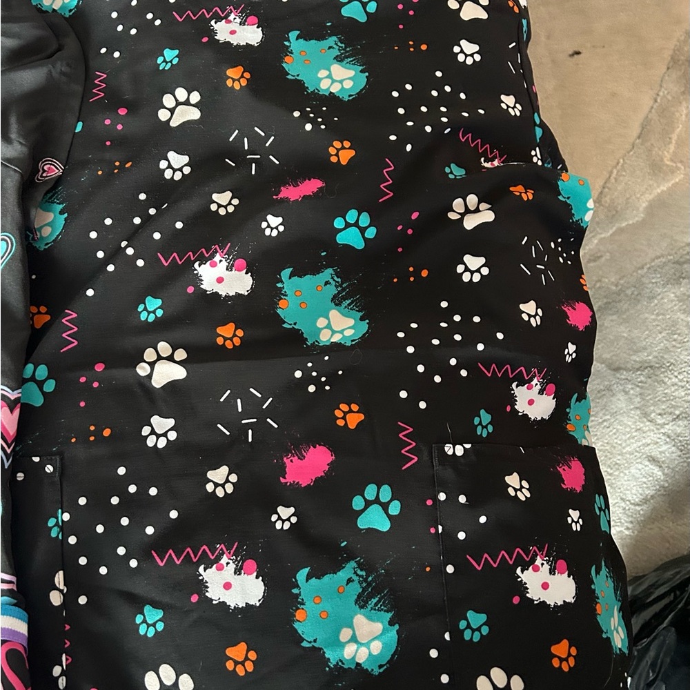 Women Scrub Tops Bundle - Picture 5 of 9